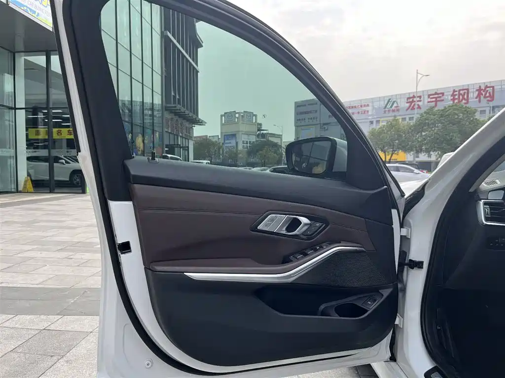 BMW 3 Series 2022 Facelift 325Li M Sport Package фото 12