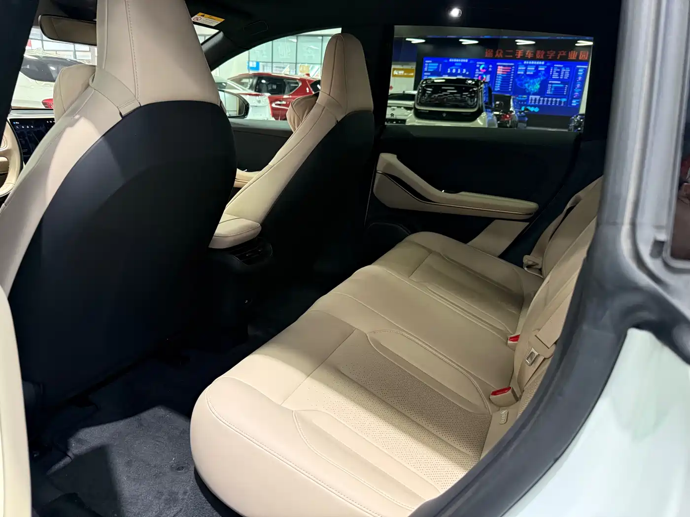 NIO ET5T 2024 75kWh Touring фото 11