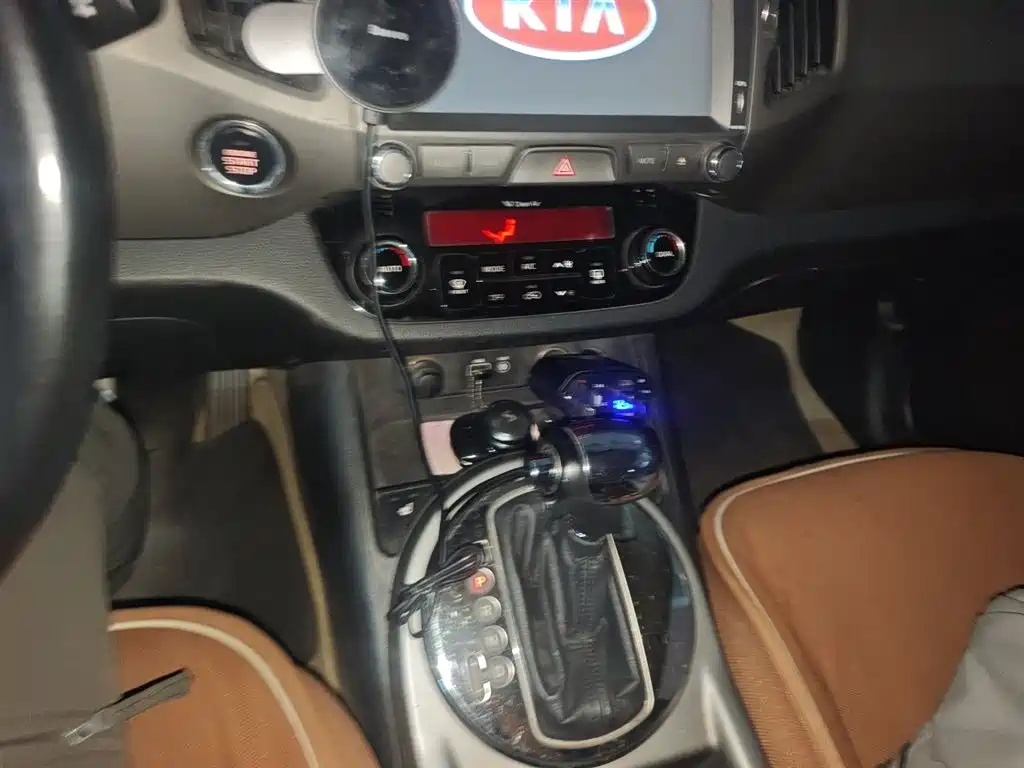 Kia Sportage 2015 2.0L Automatic 2WD DLX фото 14