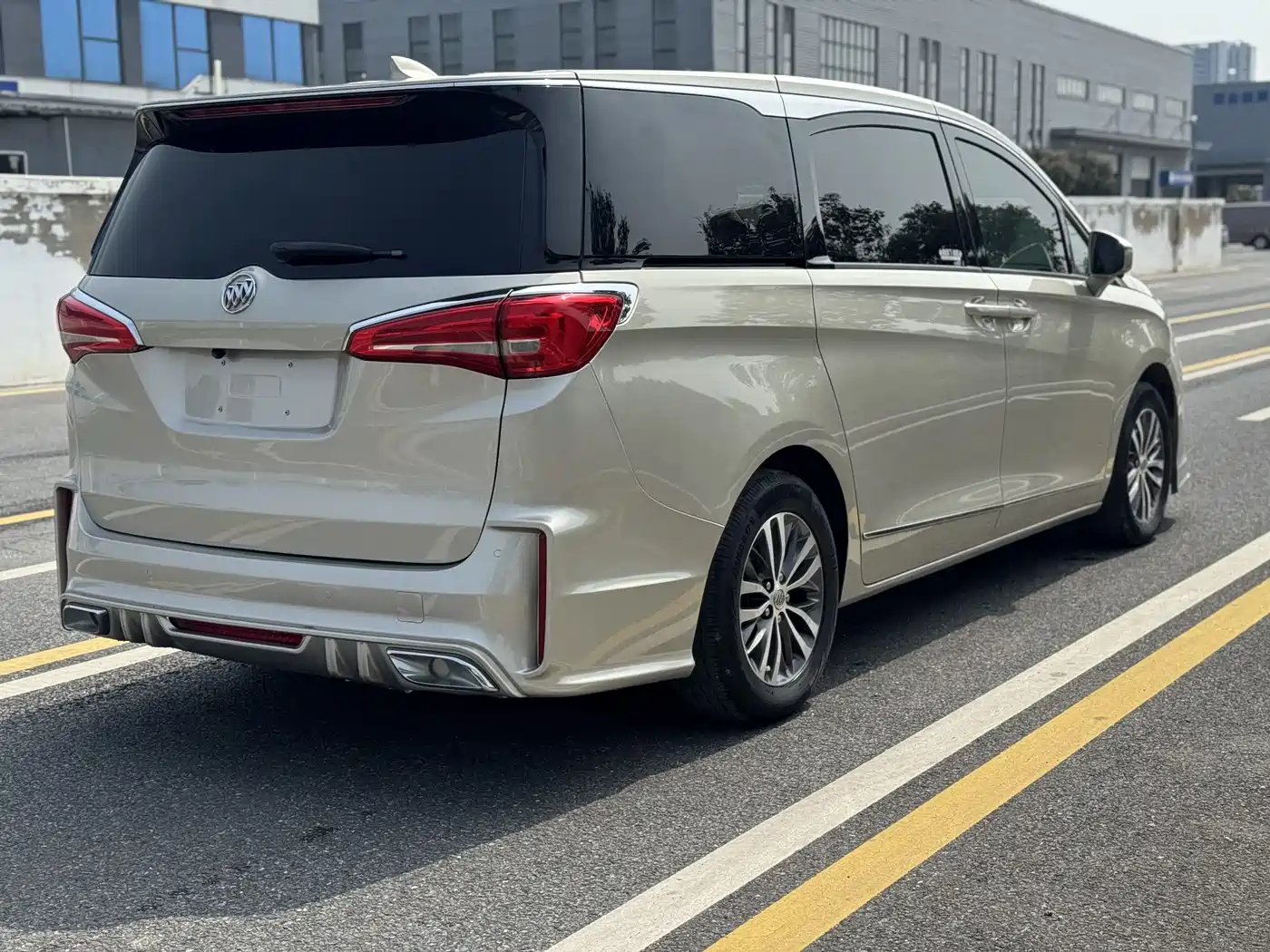 Buick GL8 2018 ES 28T Premium Type China VI фото 5