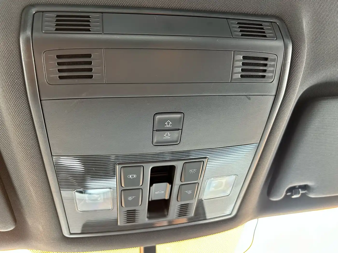 Volkswagen Tharu 2019 Model 280TSI 2WD R-line China VI фото 41