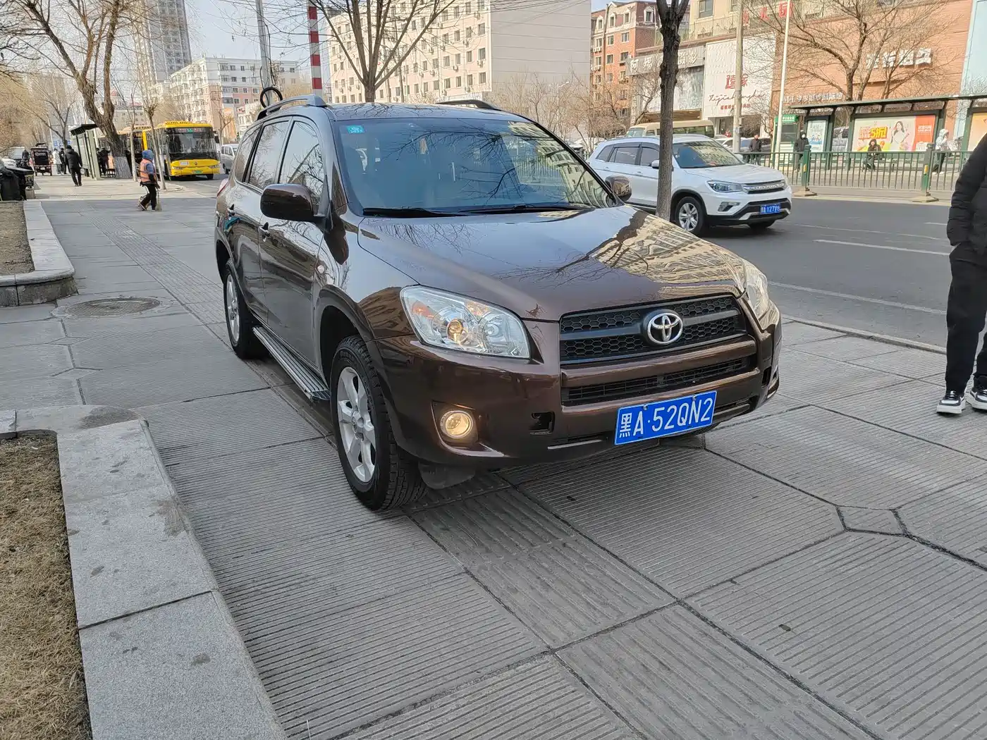 Toyota RAV4 Rongfang 2011 2.0L Automatic Luxury Edition фото 2
