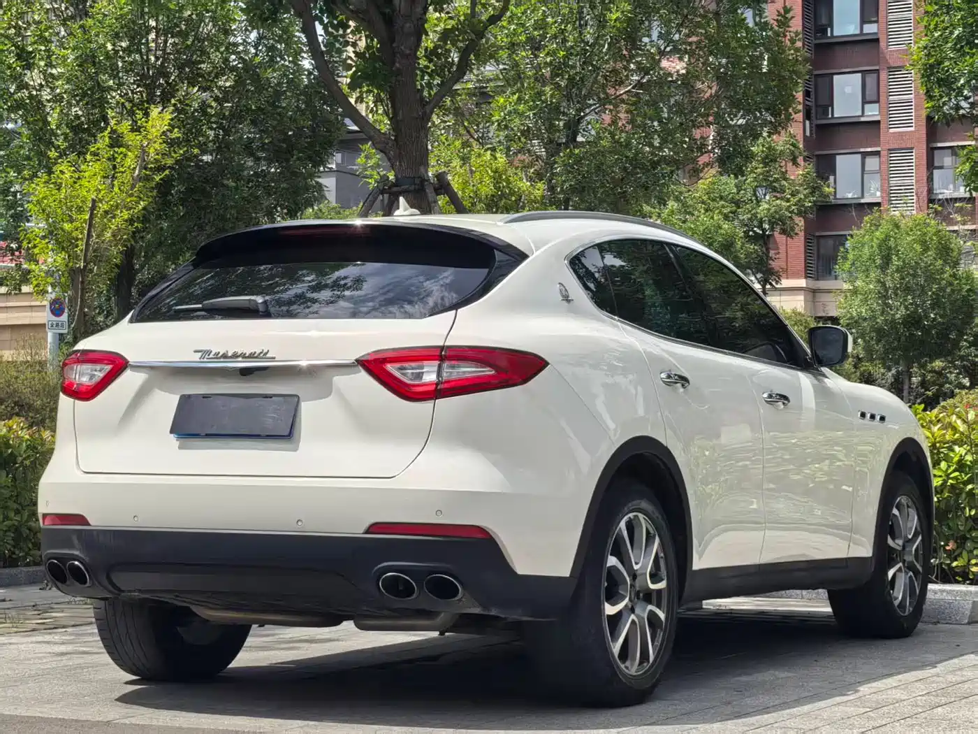 Maserati Levante 2016 3.0T Standard фото 5