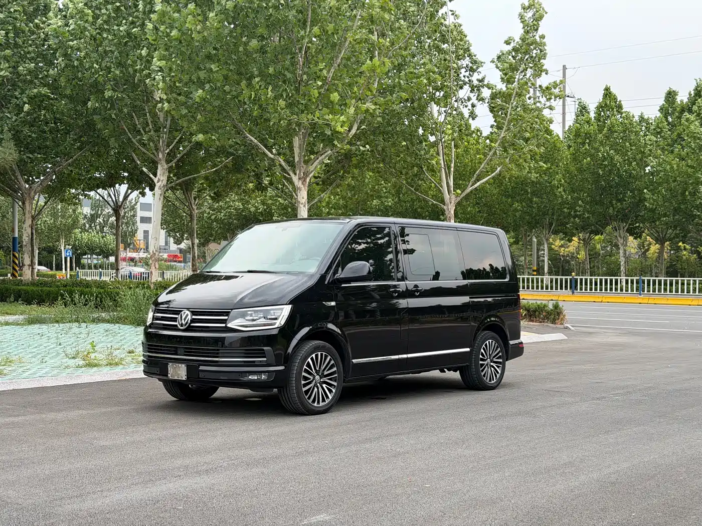 Volkswagen Multivan 2019 2.0TSI 4WD Premium 7-seater