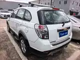 Photo 4 - Chevrolet Captiva