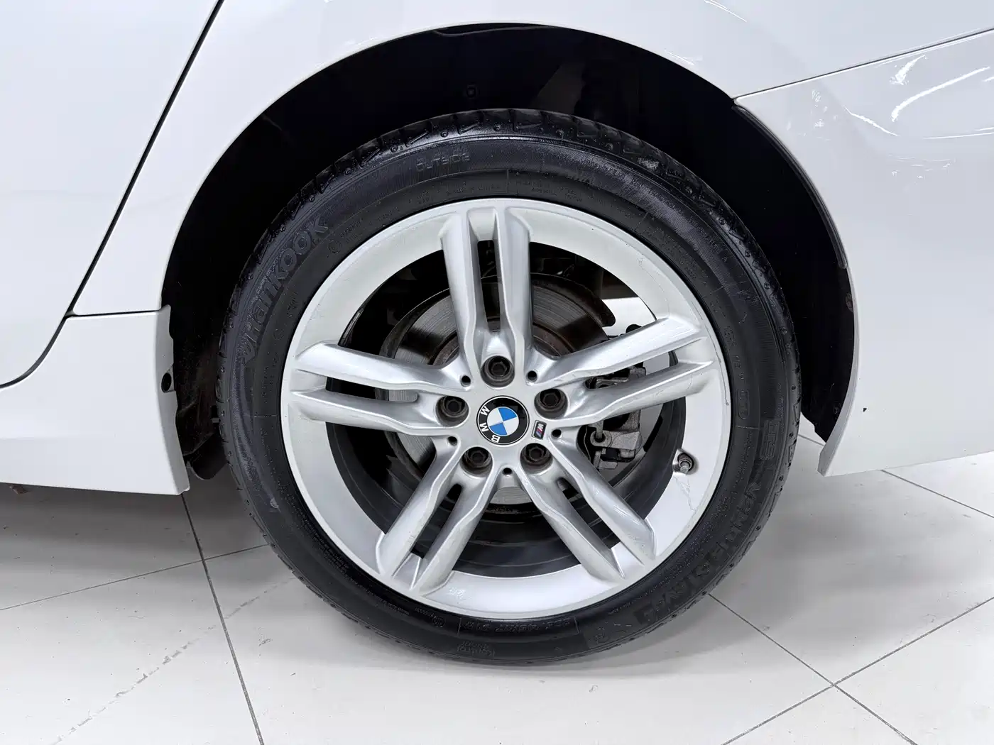 BMW 1 Series 2021 120i M Sport Shadow Edition фото 24