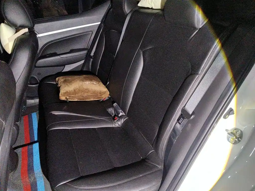 Hyundai Elantra 2018 1.6L Automatic 15th Anniversary Special Edition фото 13