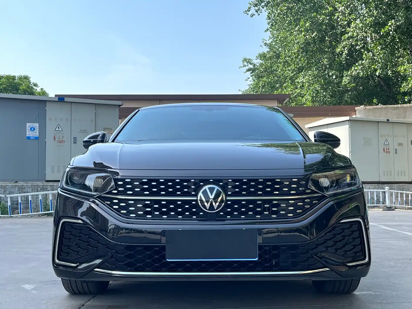 Volkswagen Passat 2023 330TSI Starlight Elite Edition фото 2