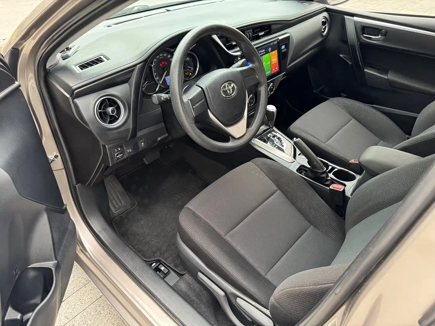 Toyota Corolla 2017 Facelift 1.2T S-CVT GL фото 10
