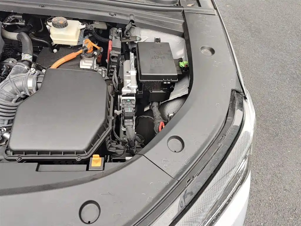 Geely Galaxy Galaxy A7 2025 EM-i 70km Luxury Edition фото 23