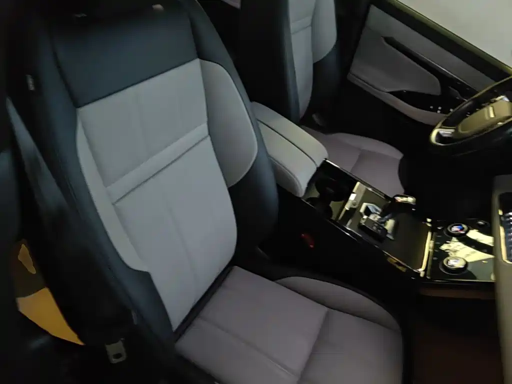 Фото 25 - Land Rover Range Rover Evoque