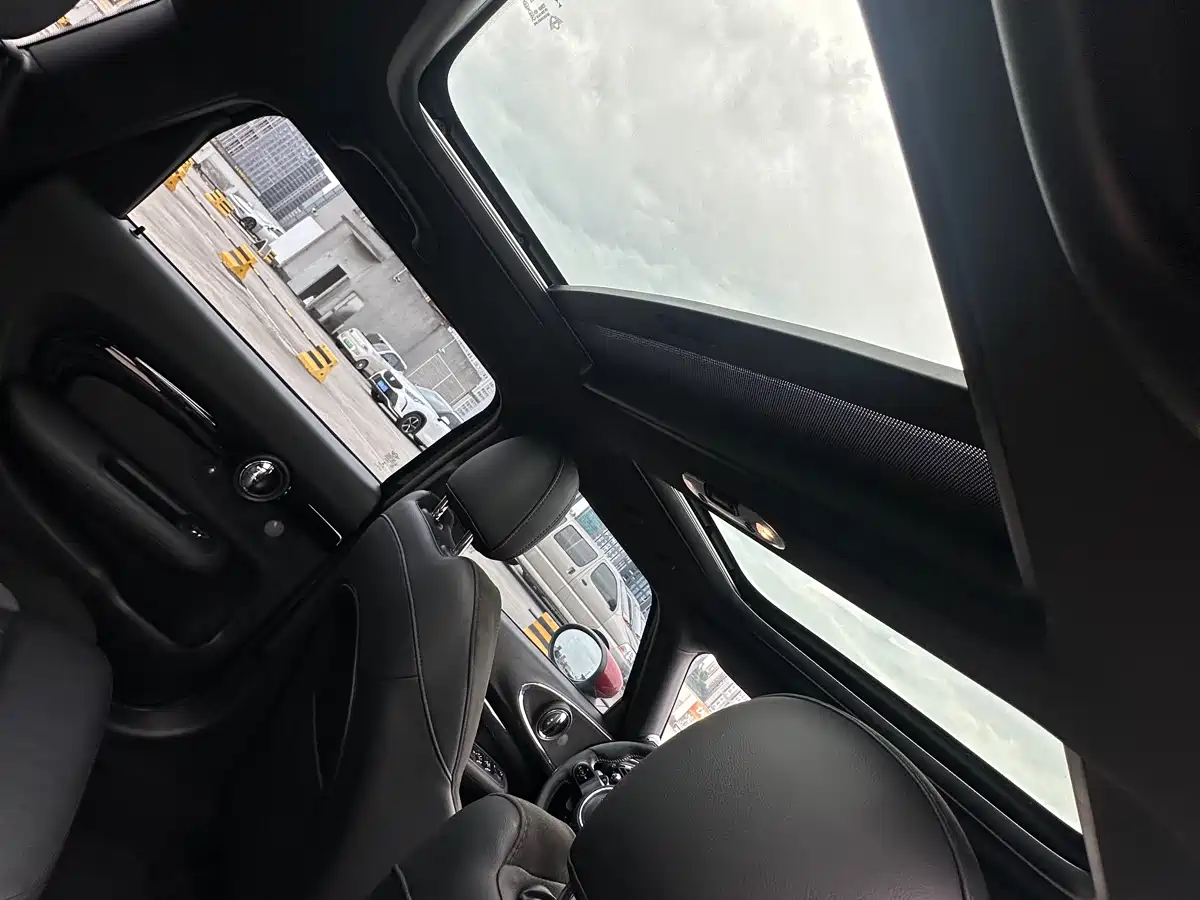 MINI JCW CLUBMAN 2021 2.0T JOHN COOPER WORKS ALL-IN фото 14