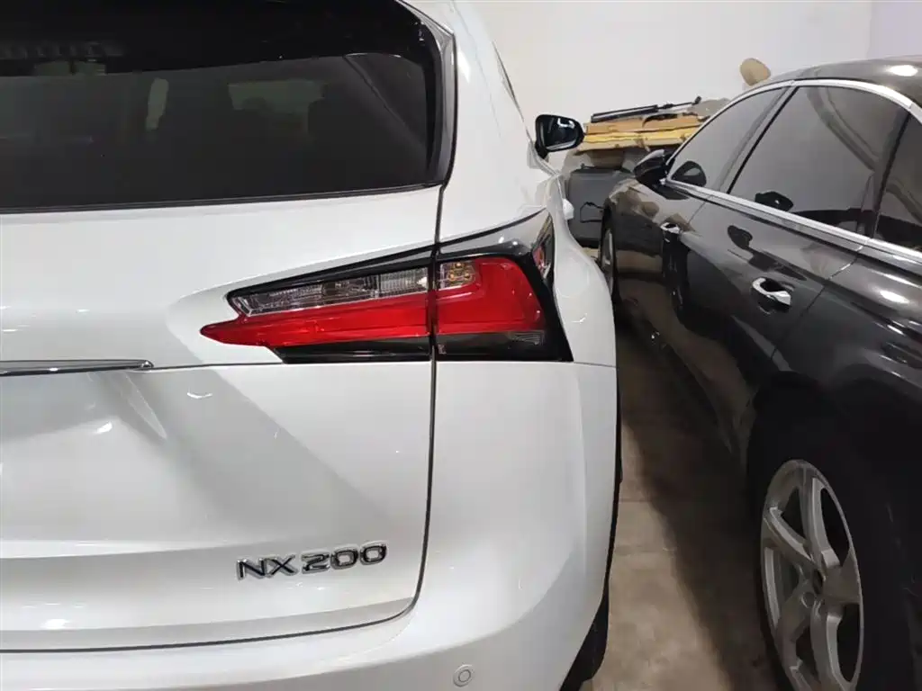 Lexus NX 2016 200 AWD F Sport фото 8
