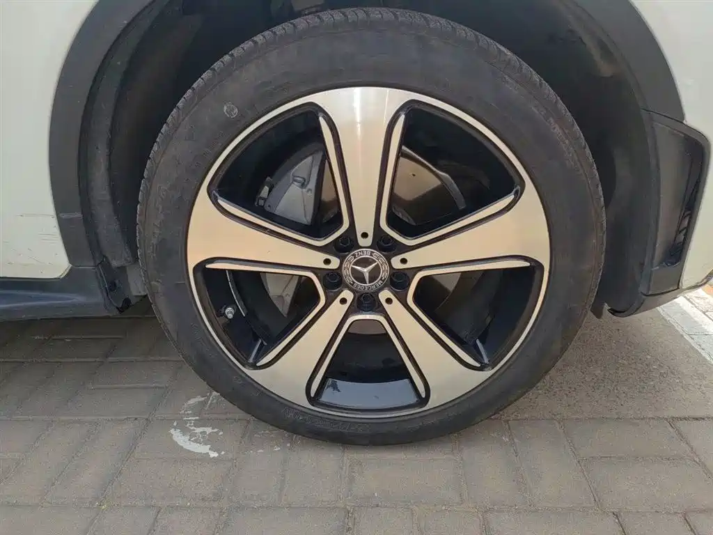 Mercedes-Benz GLC 2020 Facelift GLC 300 L 4MATIC Luxury фото 26