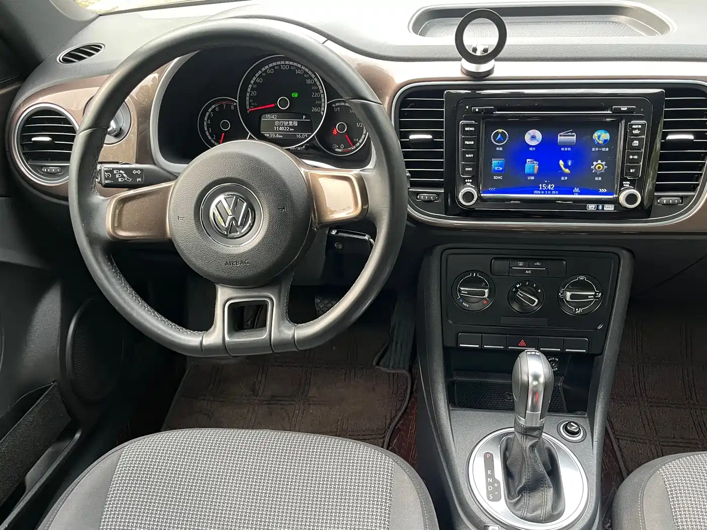 Volkswagen Beetle 2014 1.4TSI Fashion Edition фото 11