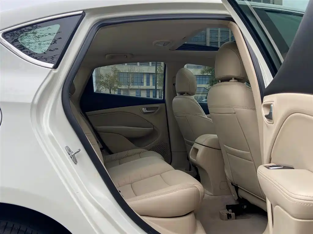 Fiat Viaggio 2014 2012 1.4T Auto Power Edition
