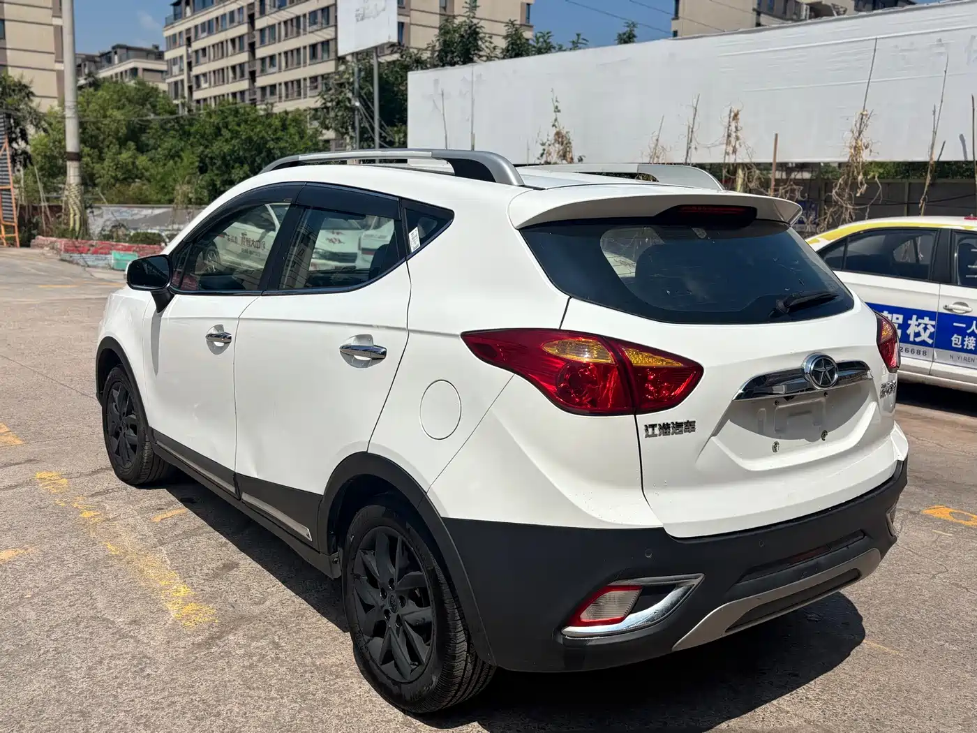 JAC Motors Refine S3 2015 2014 1.5L CVT Luxury