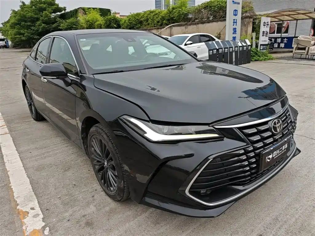 Toyota Avalon 2023 2.0L XLE Premium Edition фото 7