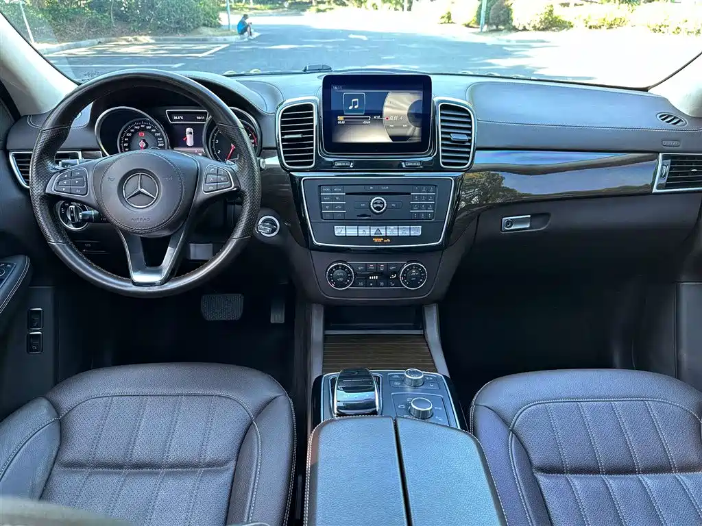 Mercedes-Benz GLS 2018 GLS 400 4MATIC Luxury фото 14