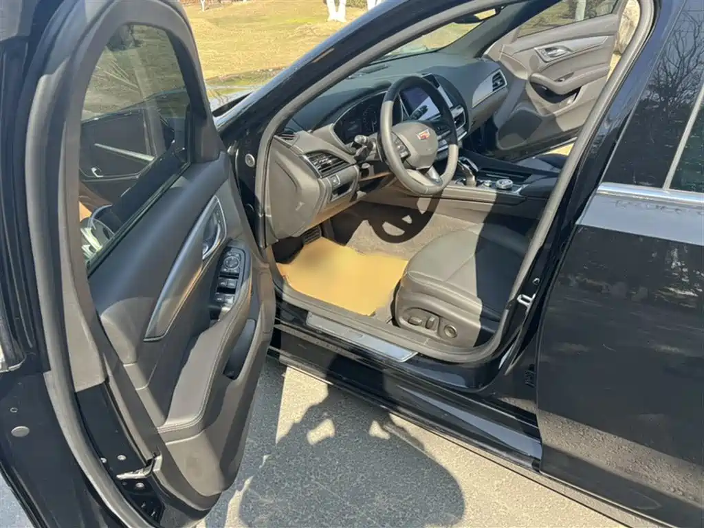 CADILLAC CT5