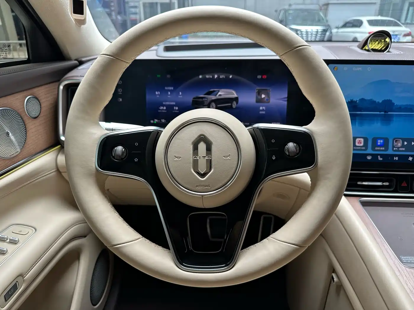AITO Wenjie AITO M9 2024 Range Extender Max Edition 42kWh 6-seater фото 13