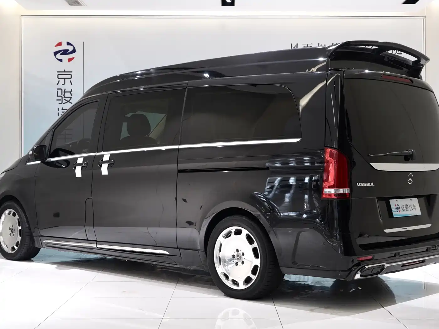 Mercedes-Benz V-Class 2018 V 260 L Premium Long Wheelbase Edition China VI фото 16
