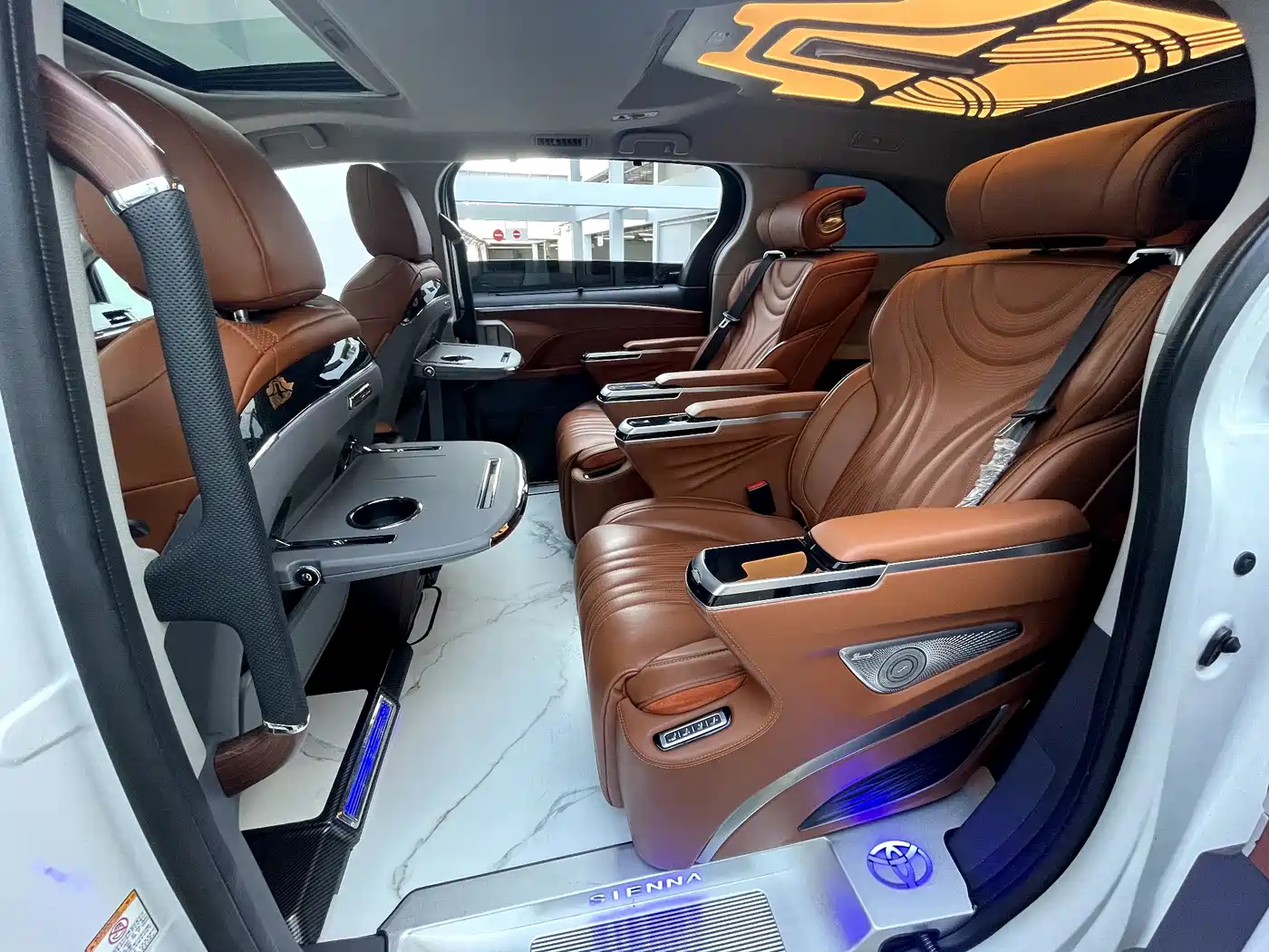 Toyota Sienna 2024 2.5L Hybrid Comfort Edition фото 7