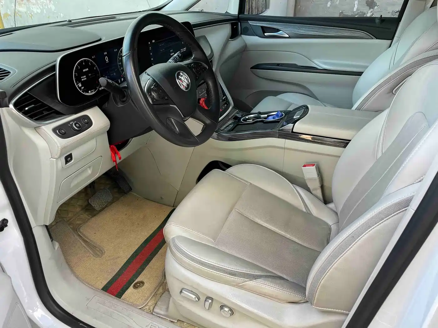 Photo 5 - Buick GL8