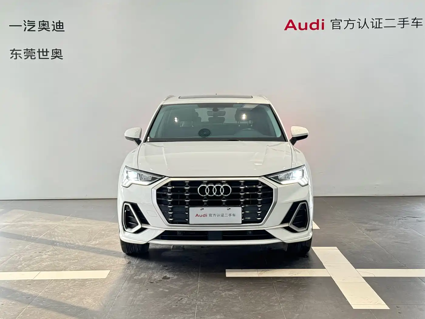 AUDI Q3