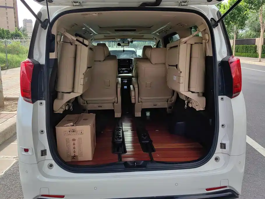 Toyota Alphard 2018 Facelift 3.5L Luxury Edition фото 4
