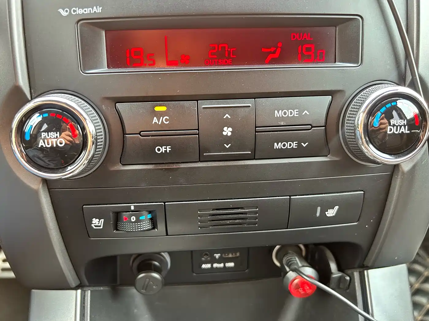 Kia Sorento 2012 2.4L Gasoline Supreme Edition фото 34
