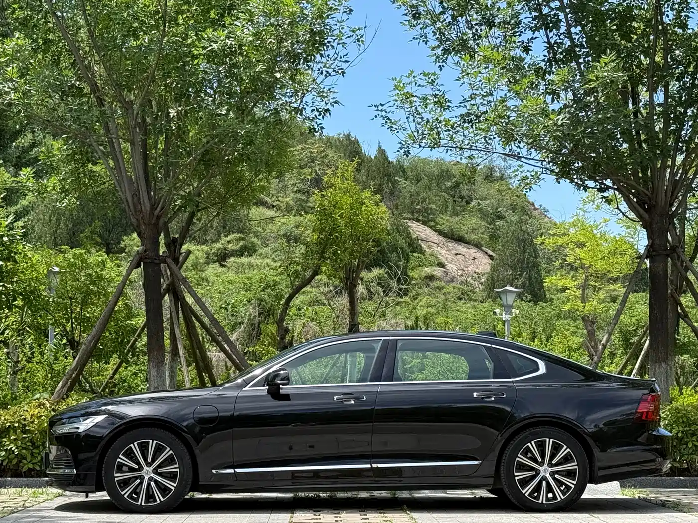 VOLVO S90 PLUG-IN HYBRID
