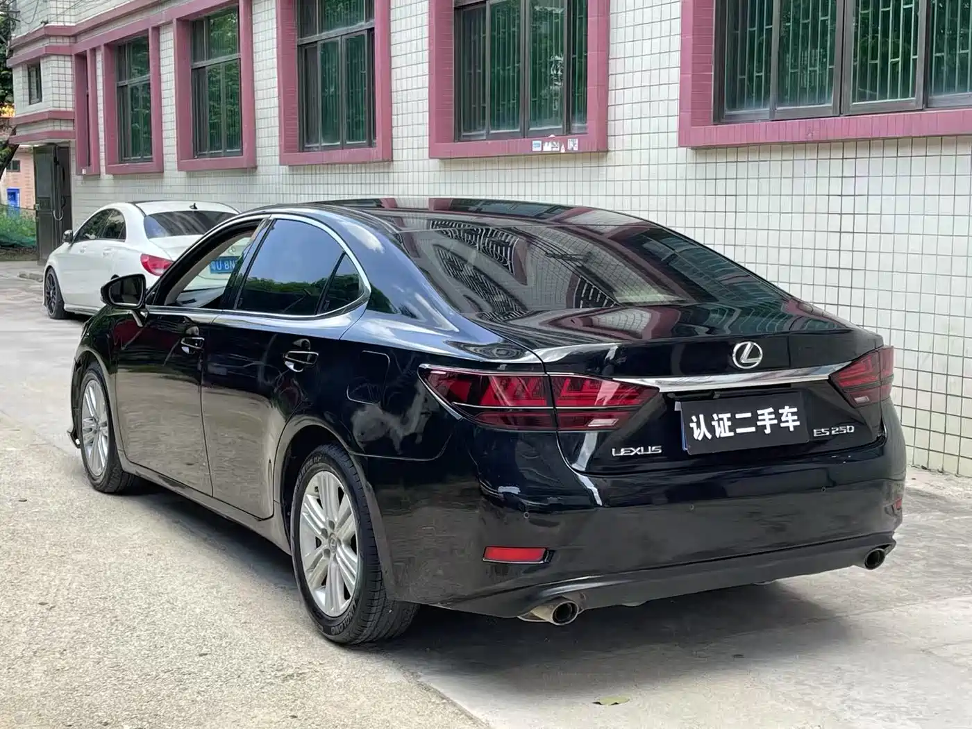 Lexus ES 2014 250 Elite Edition фото 9