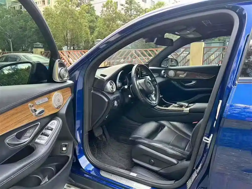 Mercedes-Benz GLC Coupe 2017 GLC 260 4MATIC Coupe SUV фото 23