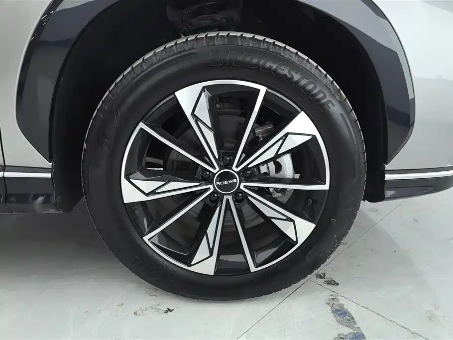 ROEWE RX5 NEW ENERGY