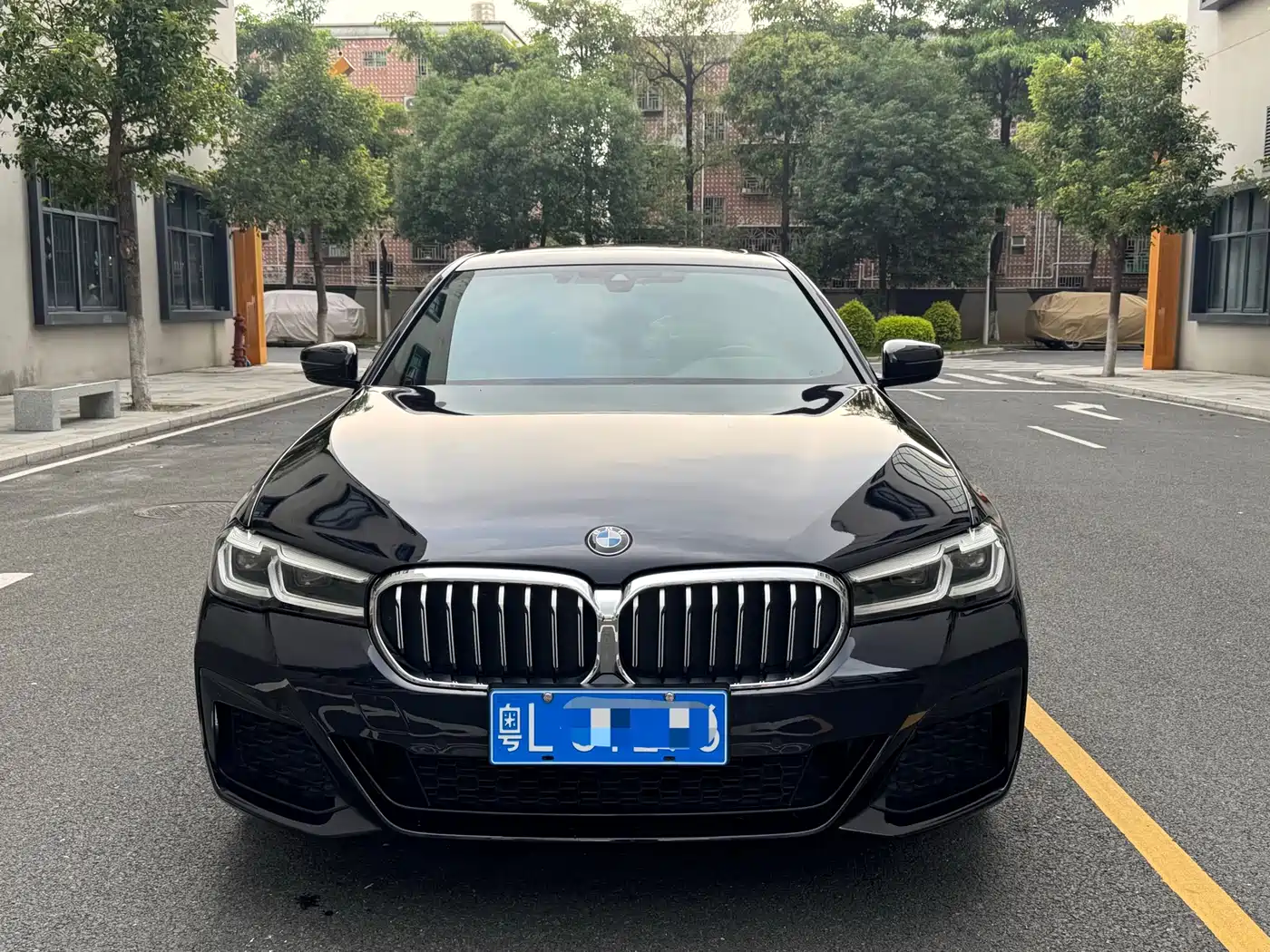 BMW 5 Series 2023 530Li Leading M Sport Package фото 2
