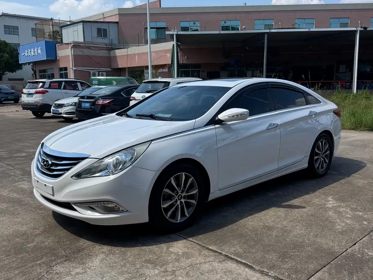 Hyundai Sonata 2013 2.0L Automatic Luxury Edition