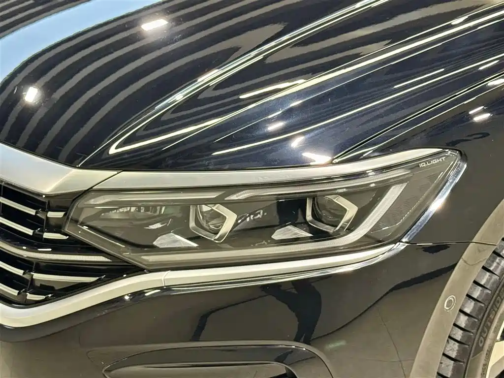 Volkswagen Passat 2024 380TSI Luxury фото 9