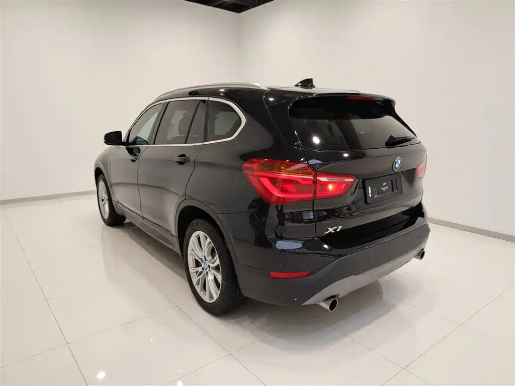BMW X1 2019 sDrive20Li Leading Model фото 5