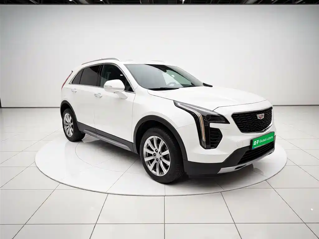 Cadillac XT4 2022 28T FWD Luxury фото 3