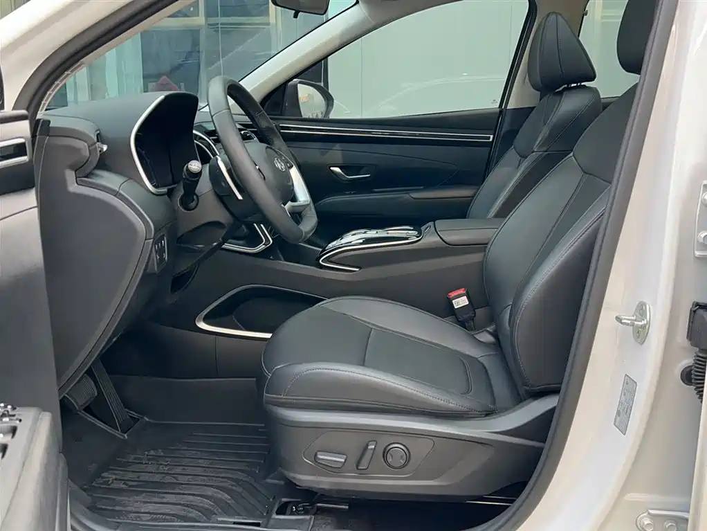 Hyundai Tucson 2023 Tucson L 1.5T Automatic 2WD DLX Luxury Edition фото 11