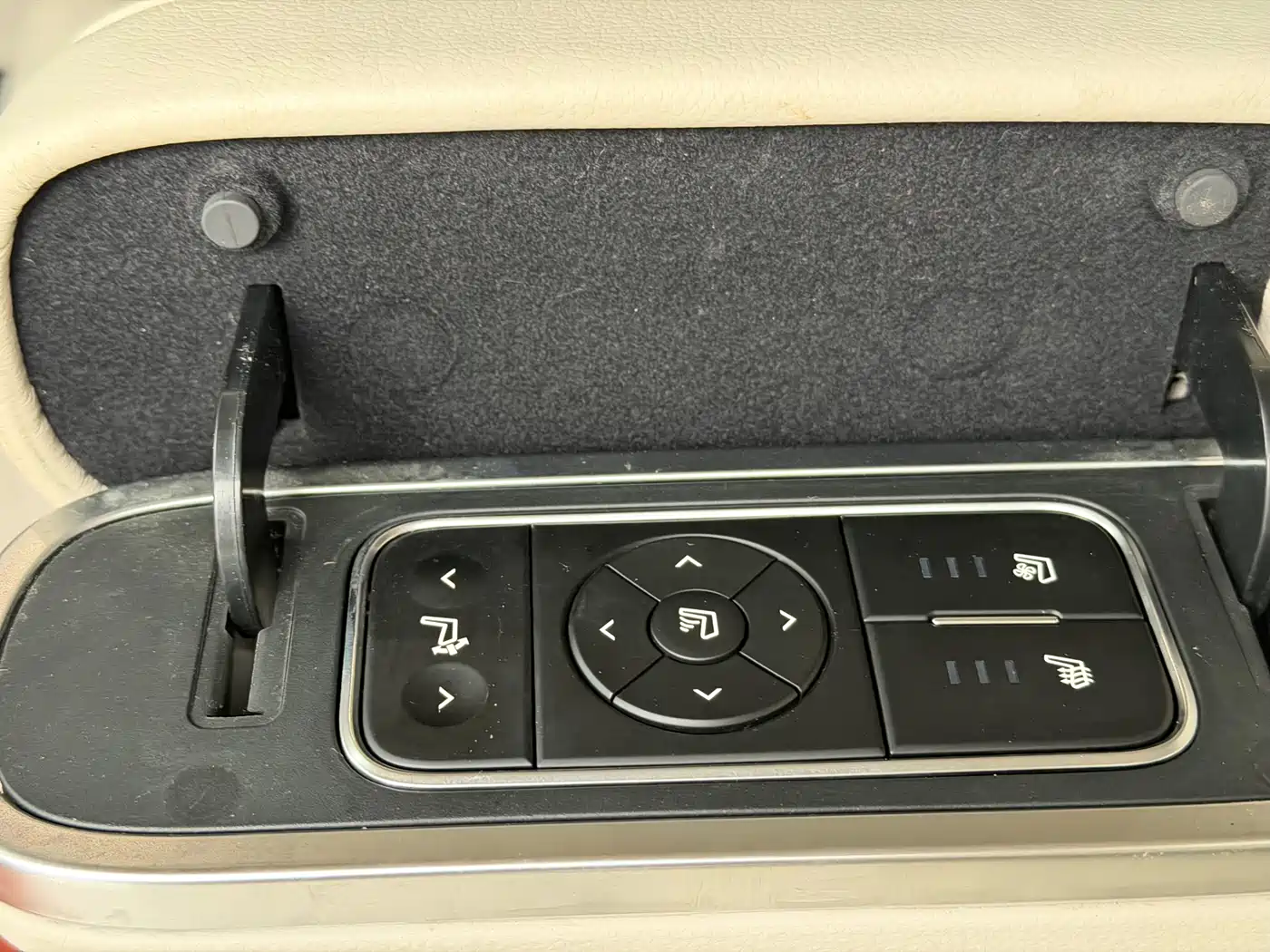 GAC Trumpchi Trumpchi M8 2018 320T Premium Edition фото 11