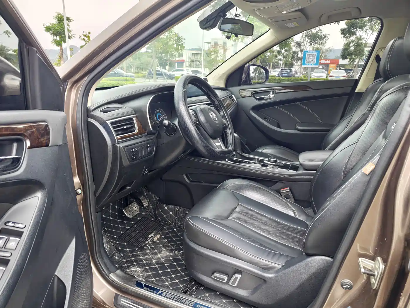Dongfeng Fengguang Fengguang 580 2018 2017 1.5T CVT Smart Edition