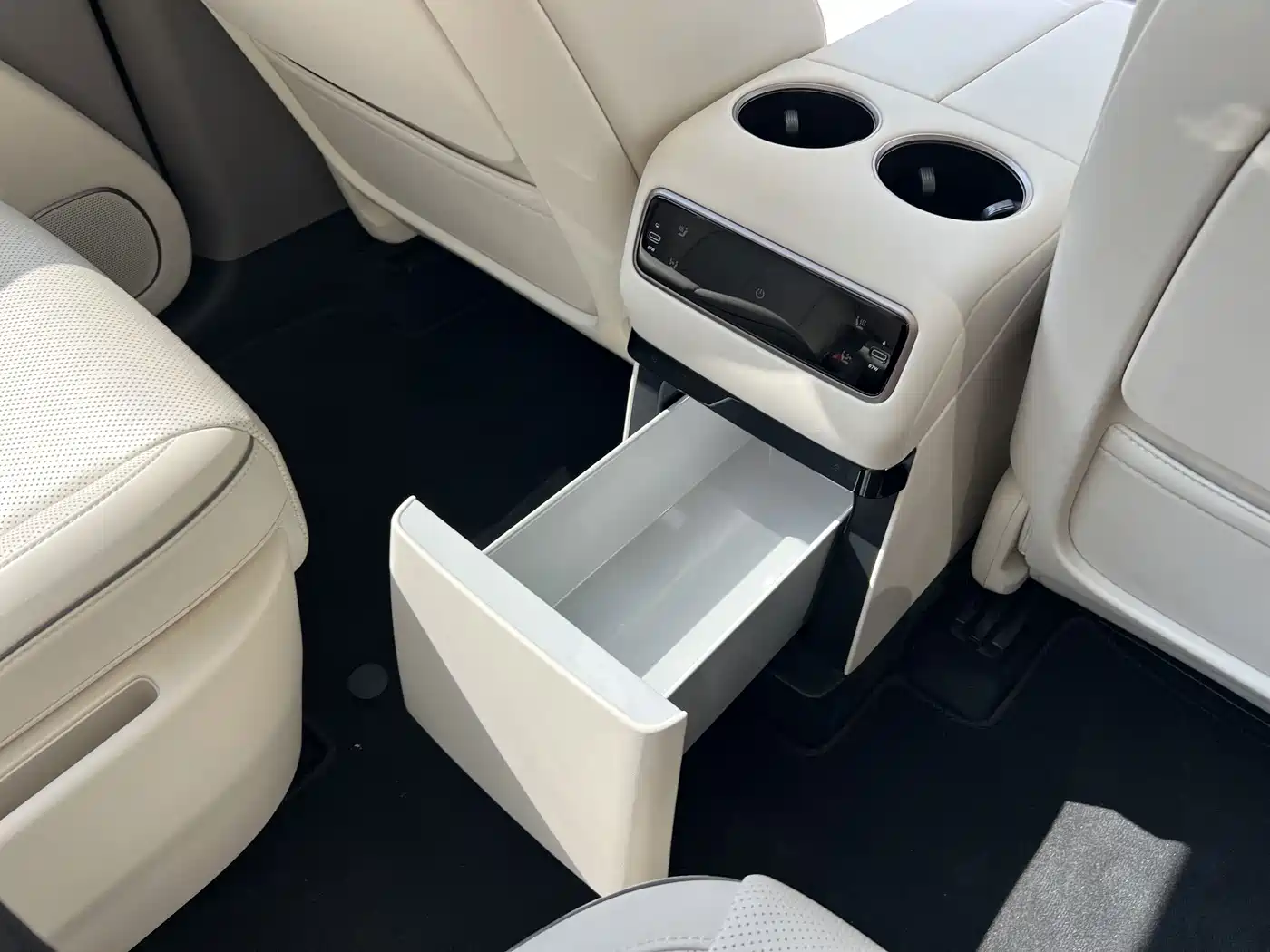 Photo 28 - Li Auto Li i8