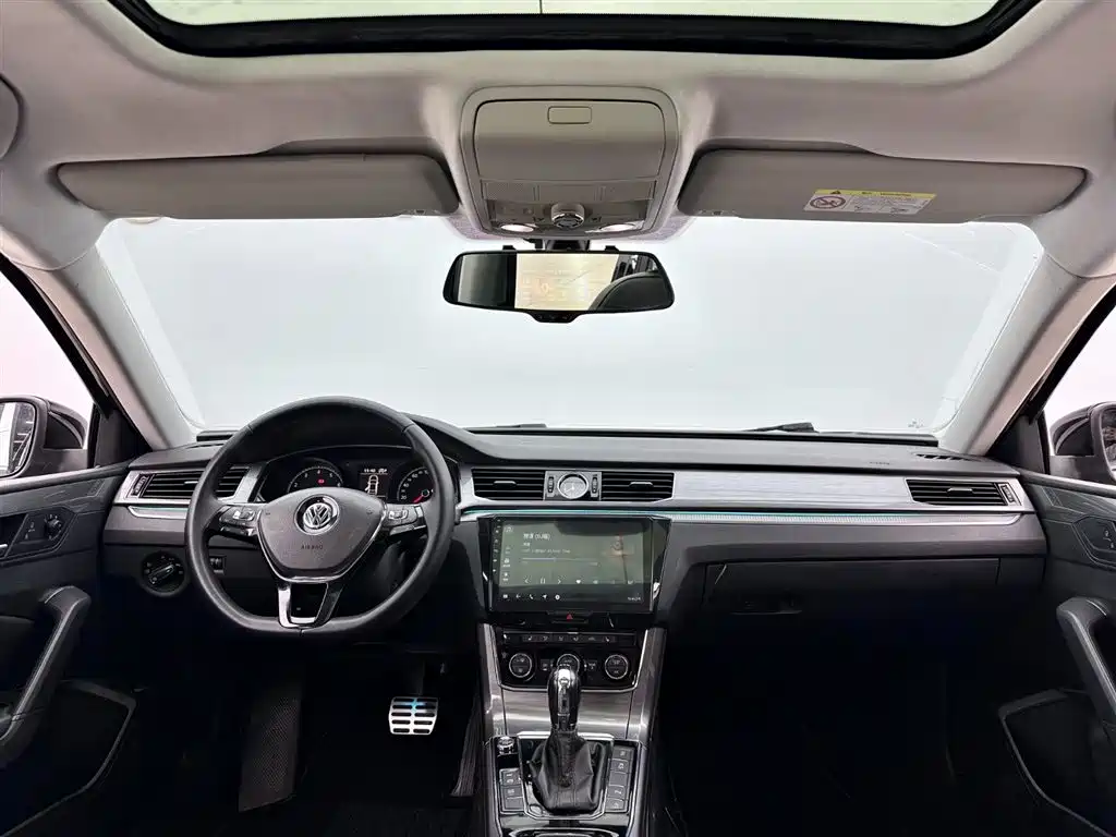 Volkswagen Passat 2017 330TSI DSG Prestige фото 8