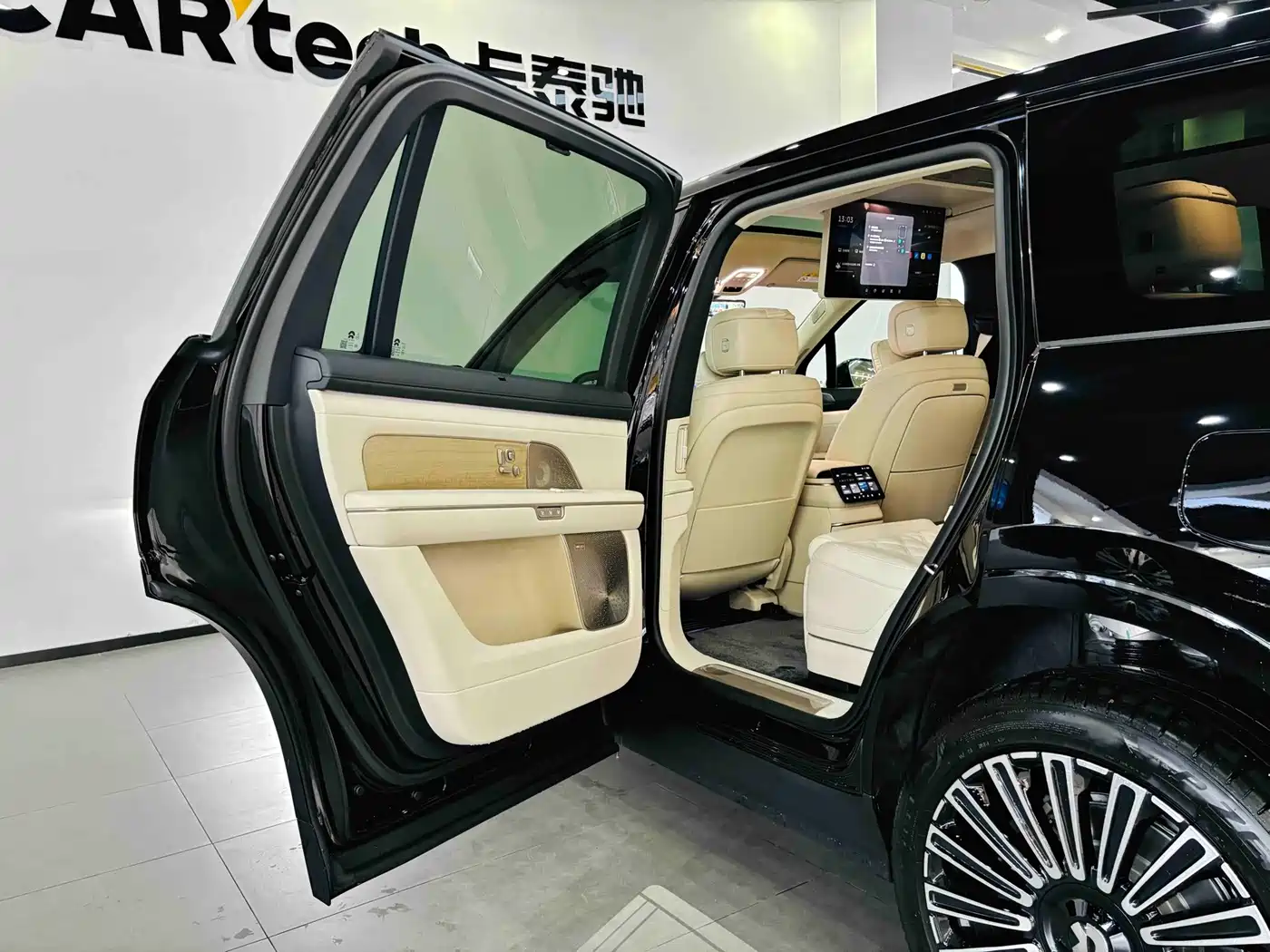 NIO ES8 2026 2025 Model 6-Seat Executive Luxury Edition