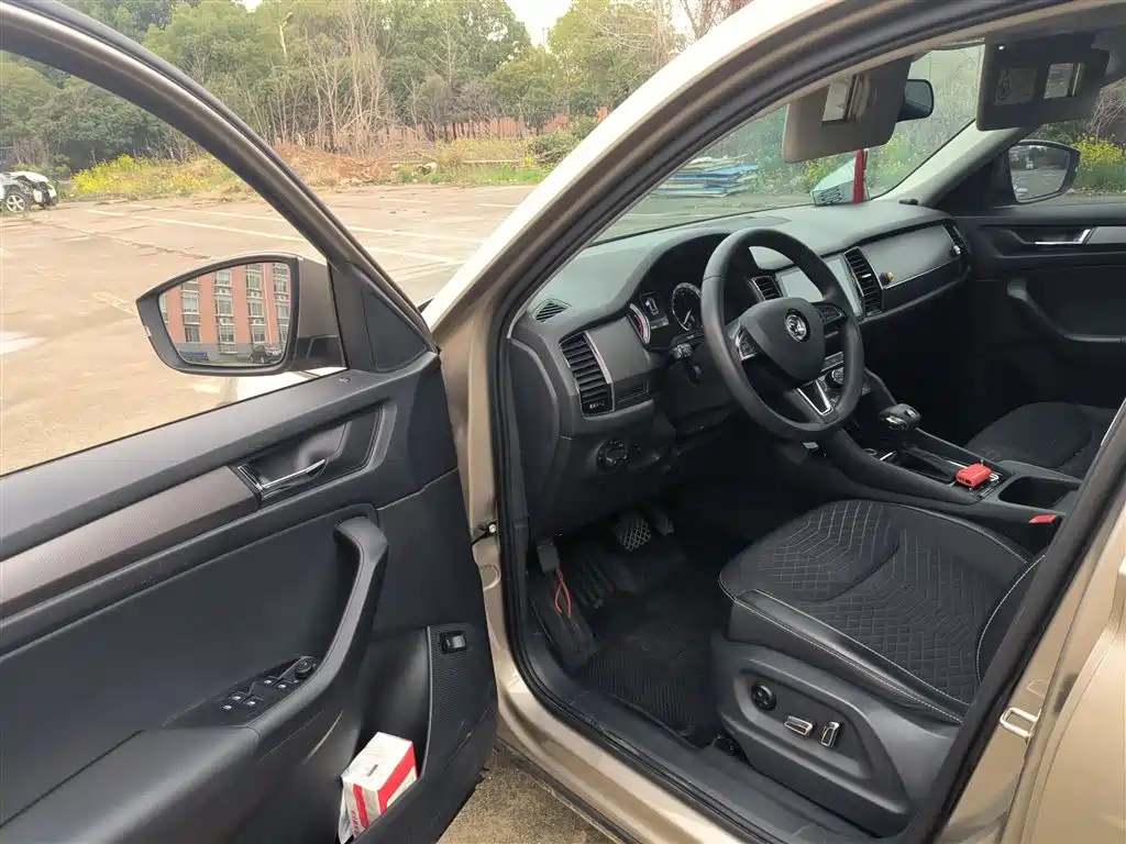 Škoda Kodiaq 2017 TSI330 5-seater 2WD Comfort Edition фото 12
