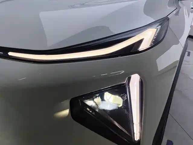 Geely Galaxy Galaxy L7 2025 EM-i 115km Explorer Edition — фото 5