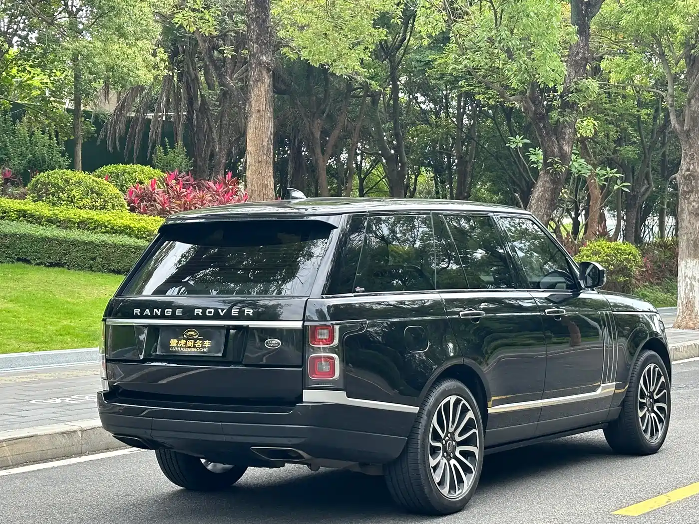 Land Rover Range Rover 2019 3.0 SCV6 Heritage Edition фото 4