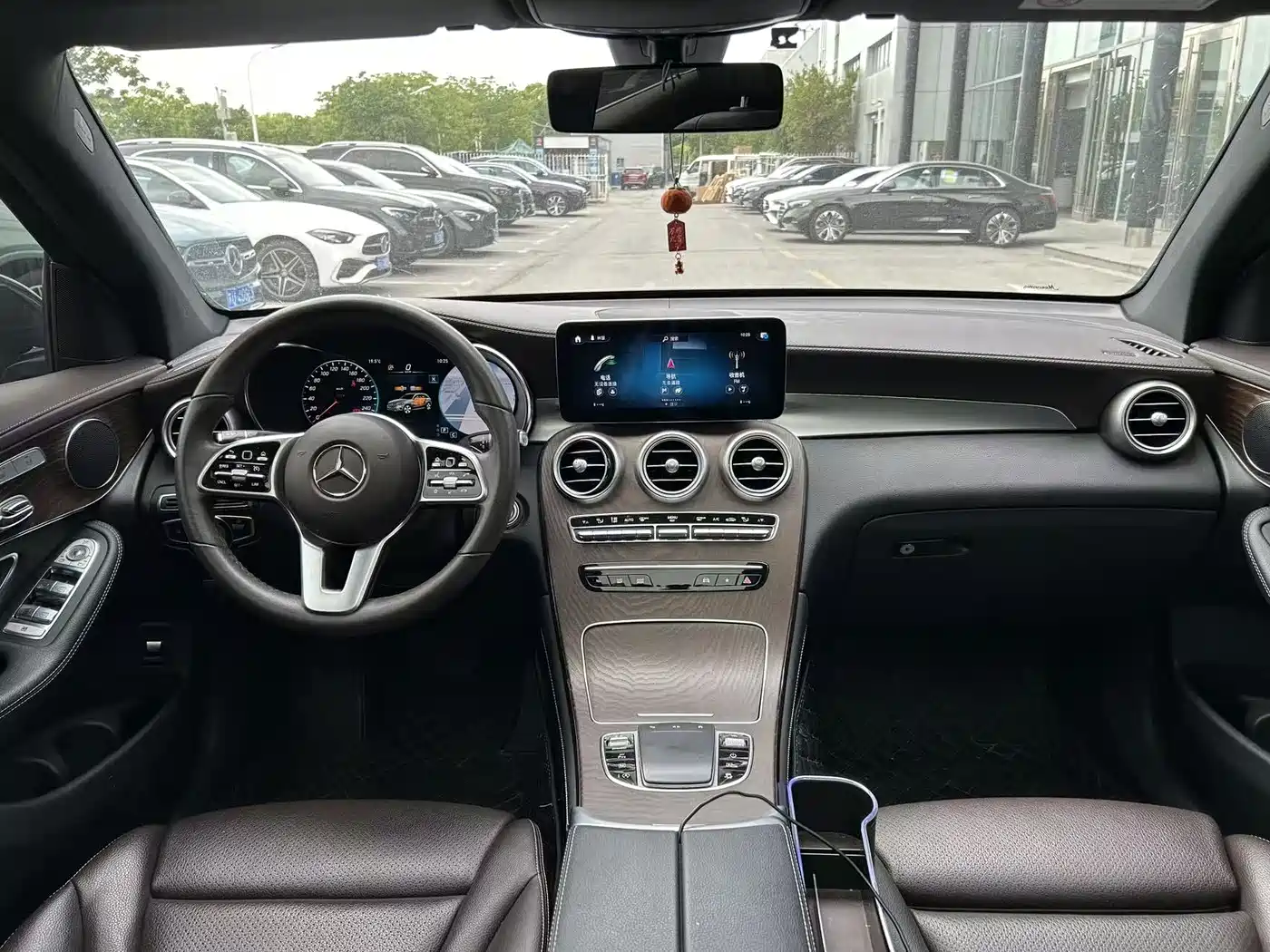 Mercedes-Benz GLC 2022 Model GLC 260 L 4MATIC Luxury Edition фото 16